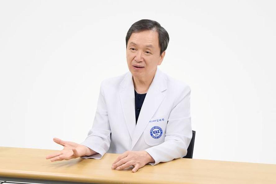 "강직성 척추염 척추 손상 전 치료해야"...린버크, 통증과 염증 함께 조절