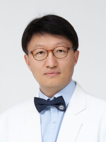 환자께선 고혈압입니다...30세 이상 10명 중 3명